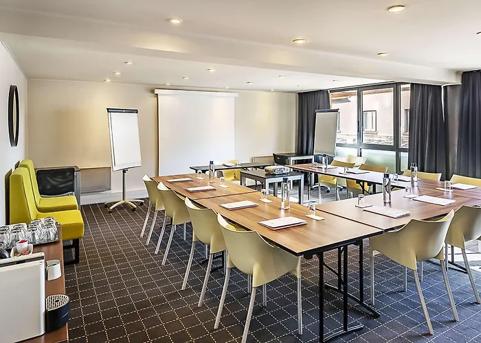 Western Atrium Hotell 4*