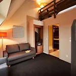 Western Atrium 4*
