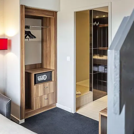 Atrium Valence 4*