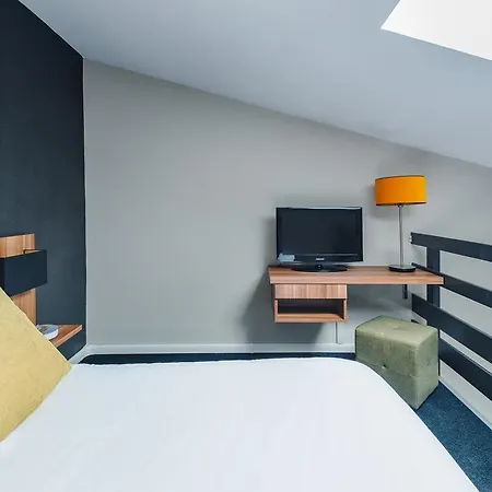 Atrium Valence 4*