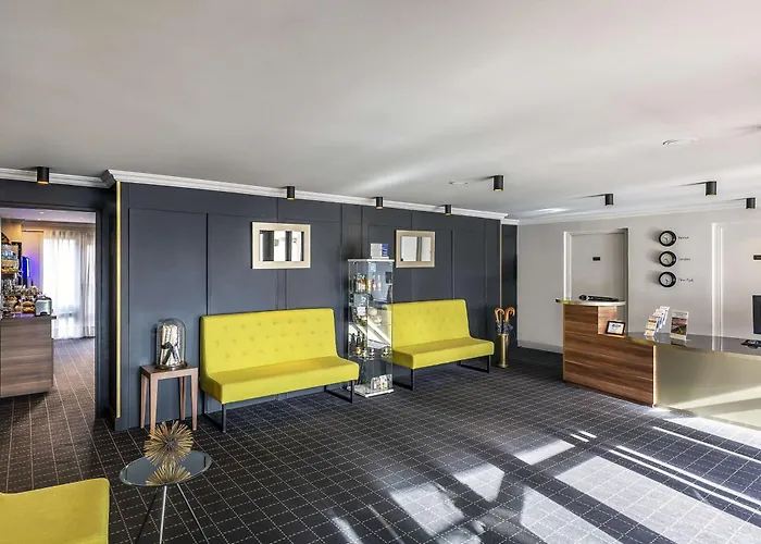 Western Atrium Hotel 4*