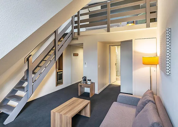 Western Atrium 4*