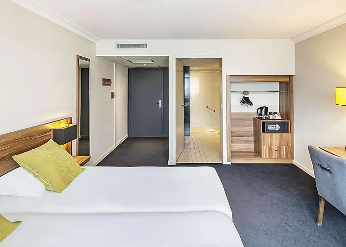 Western Atrium Hotel