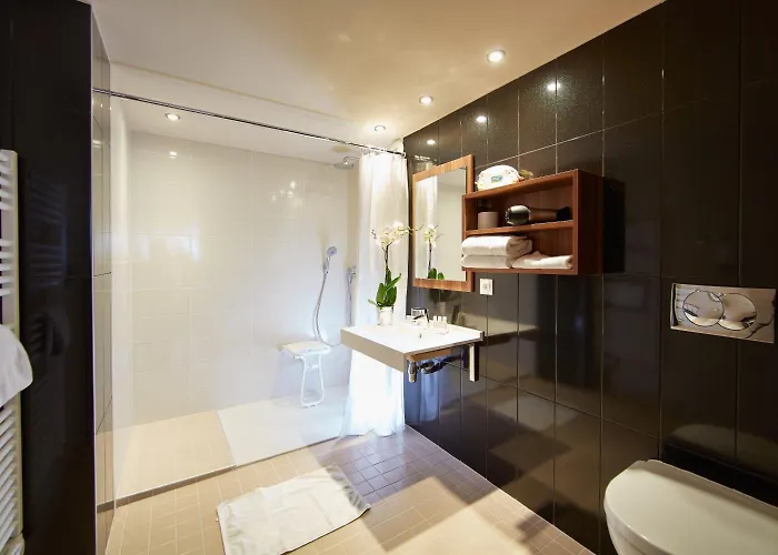 Western Atrium Hotel